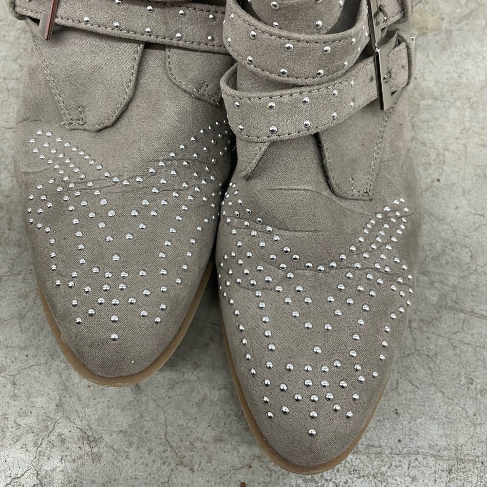 Primark Women’s Gray Studded Ankle Boots Size 8